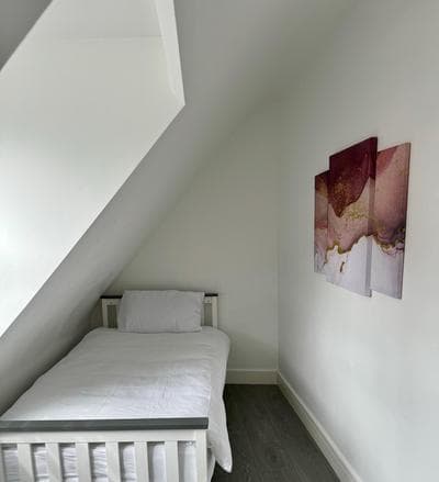 swan house