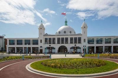 Spanish City View 3 Stunning sea front apartment Free onsite parking