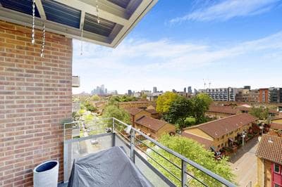 Lovely Apartment with Balcony - 3 min to Station