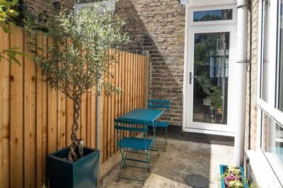 Bright, family & business friendly house