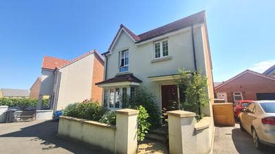Self-contained and Peaceful en-suite with garden