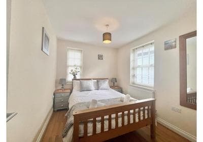 1 Captain's Rest Modern 2 bedroom Brixham harbour flat