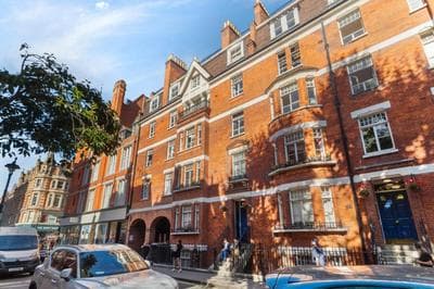 Luxury 2 Bed Apartment in the Heart of Mayfair Your Stylish London Retreat 4th floor no lift
