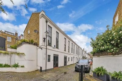 Mews House in Maida Vale near Paddington with Free Parking