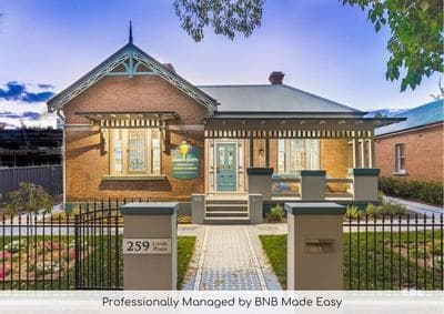 Blue Door Apartment 2 - CBD, Heritage, Ideal for Work