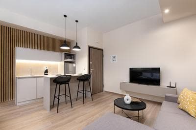 Elegant Studio Apartment by IVY Vacation Rentals
