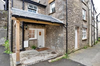 Finest Retreats - Courtyard Cottage