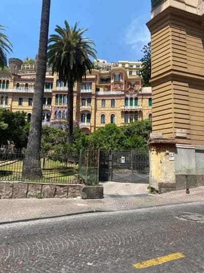 Casetta Centrale di Bibi a Piazza Amedeo