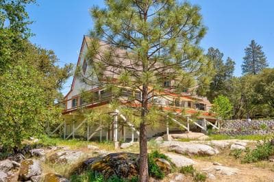 Quail Haven- A-frame cabin with hot tub, views, and more