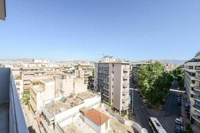 Modern apt close to Metaxourgeio