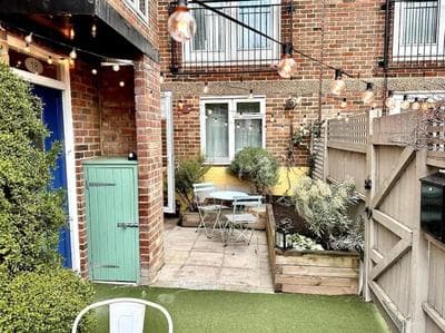 Stylish 2 bed in perfect East London location