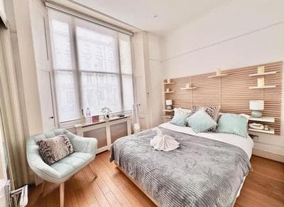 The Tiffany Suite - Gorgeous London Duplex