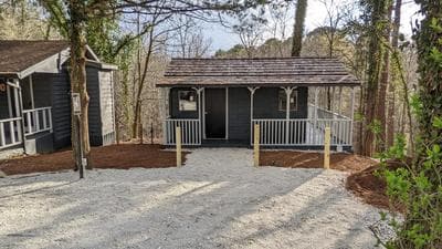 Adventure Cabin 5 - King w Private Hot Tub
