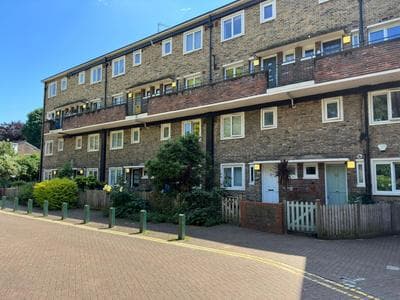 Charming 2-bedroom flat with private balcony near Islington Station, Canonbury