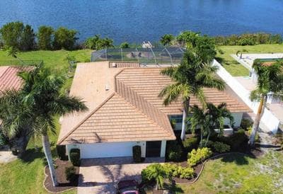 Lakefront Home Close to Bonita Springs Beaches