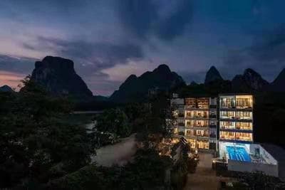 Yangshuo Gallery Resort--River View, Sunset,Cafe,Karast Mount,Ten-Mile Gallery,Free Laundry,Travel Guide,Book Tickets in Advance,E-Scooter Service