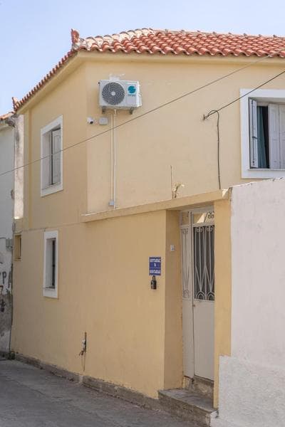 The Yard House, Castle View Mytilene