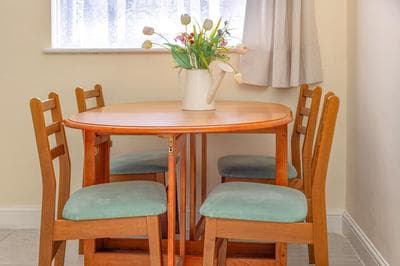 Bright 1BR Flat, East London, 5min Upton Park Tube