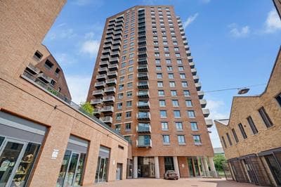 Amazing view, 1GB wifi, close to CanaryWharf, City, Stratford, free amenities