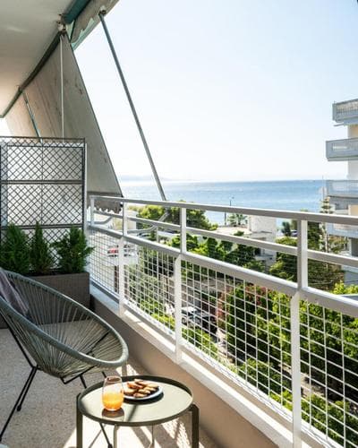 2-BD Luxury Apt Sea View Balcony near the beach