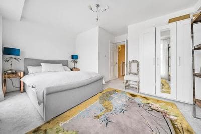 Modern 3 bedroom, 2 bathroom, Parking, River view
