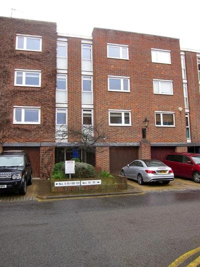 Woodsford Sq - Private Parking