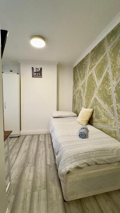 Single Room 9
