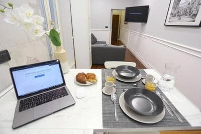 ATRHOME Frattina Luxury