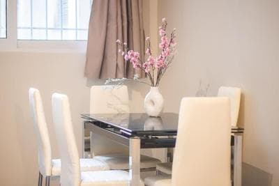 Modern Comfort Apt near centre
