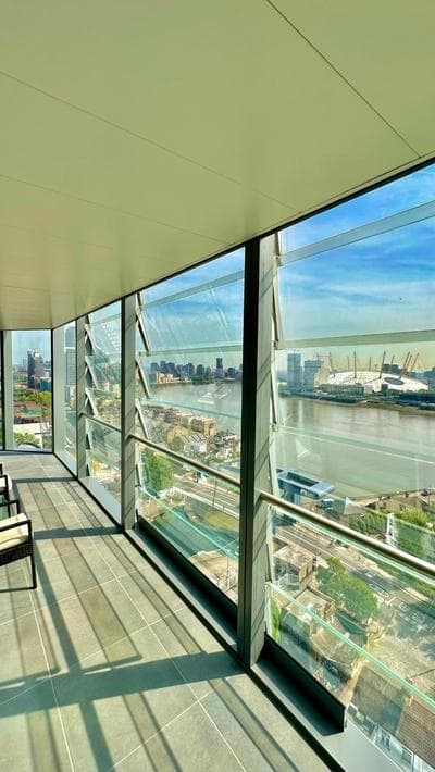 Fantastic view to Arena O2 and river Thames ,Great location Canary wharf area, Close by airport London city ,London excel 5 min with car ,near by shop's an