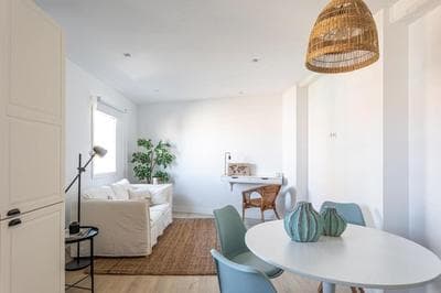 Acogedor apartamento en calle Alcalá by beBalmy