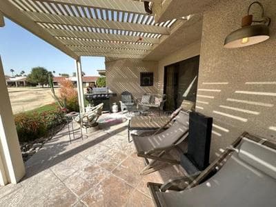 Spacious Villa 2 BR, 2 BA on Golf Course
