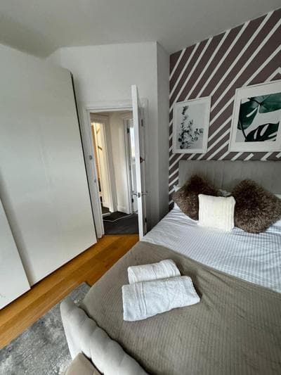 Close to Tube - Free Parking - Pet Friendly