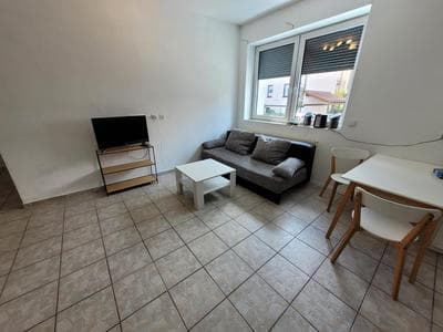 Gemütliche 2,5 Zimmer Wohnung ruhige und Zentrale Lage, FREE Parking