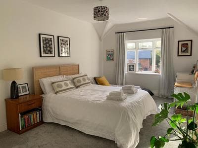 Charming Edwardian maisonette in trendy location, minutes from restaurants and pubs in Ashley Cross, Poole