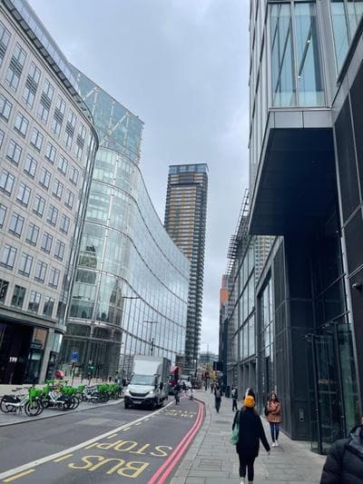 Shoreditch Liverpool Street Apartments with lift and balcony