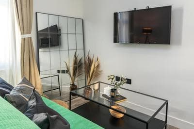 BU KensingtonOlympia-BrandNew-Stylish