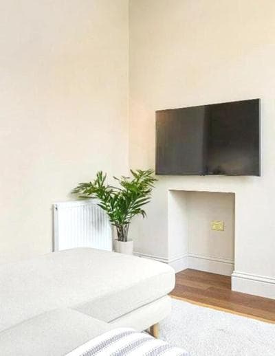 2 Bedrooms near National History Museum