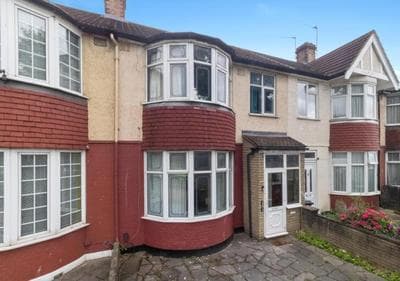 Downshill Way Lovely 4 Bedroom Apartment in London
