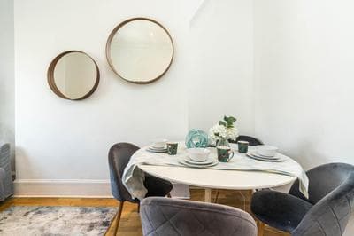 N55 Kensington-Olympia-HollandPark-NottingHill