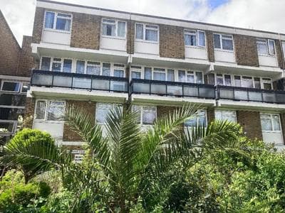 Laret Guest House