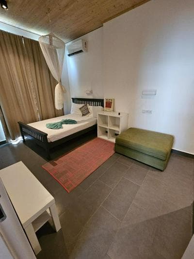 Cozy two bedroom apartment with private garden