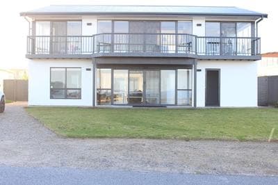 Seascape at Boomer 2 Ocean Rd Port Elliot - No Linen Included