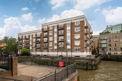 Wonderful 2BR Flat with River Views and Balcony