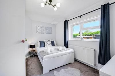 Hanwell 2 bedroom Maisonette by 360Stays