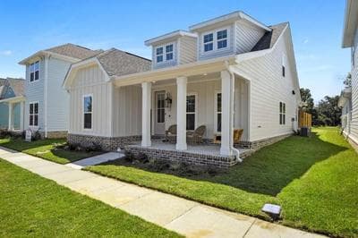 Luxury home walkable to the beach