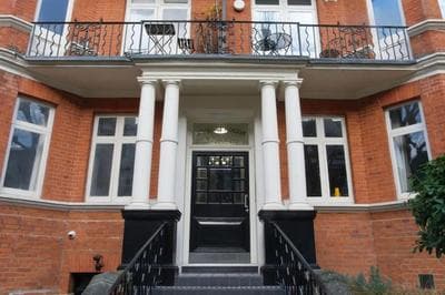 3 bedroom Lauderdale Mansions