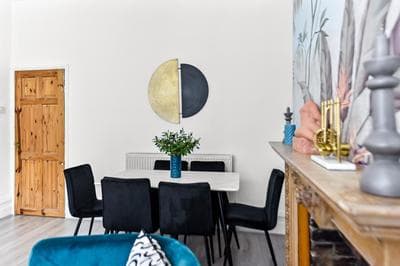 Spacious London Ground floor apartment with garden