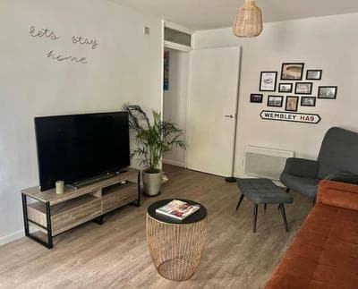 Gorgeous Flat 10 Min Walk to Stadium FREE parking