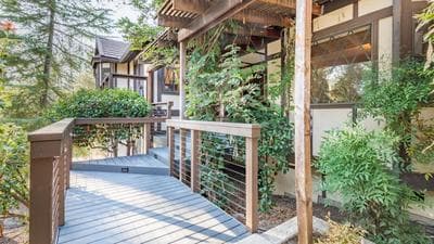 River View Retreat Sleeps 16/ hot tub/basketball court